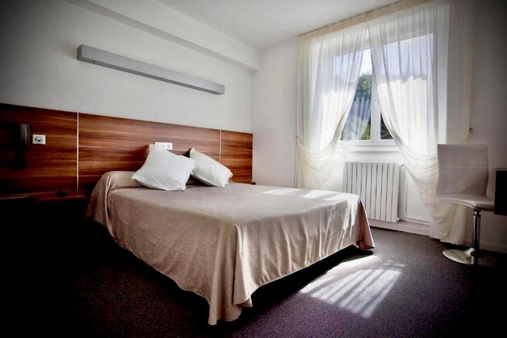 Logis Hotel Restaurant L'Europe Марвежол Екстериор снимка